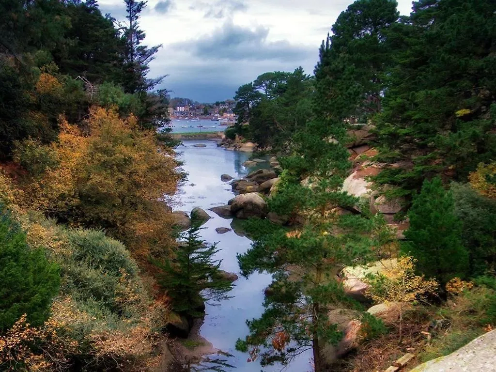 La Presqu' Ile Du Lenn Face A La Mer 劳恩尼克